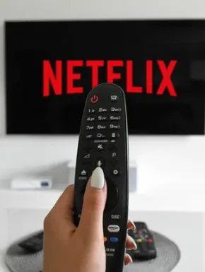 Coduri secrete Netflix. Cum poti sa vezi seriale si filme ascunse!