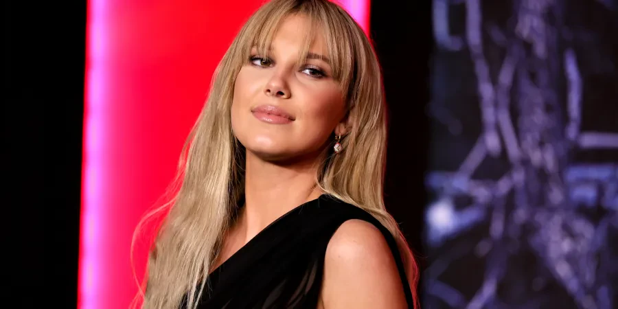 Iti place serialul Stranger Things? Vezi top 3 cele mai bune filme cu actrita Millie Bobby Brown!