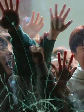 Este acest serial Netflix mai bun ca The Walking Dead?