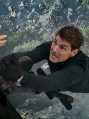 Un super film de actiune din 2025 cu Tom Cruise a fost adaugat pe Sky Showtime!