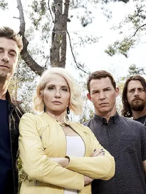 Recomandare serial thriller: A stat ani în umbră, dar acum domină topurile pe Netflix!