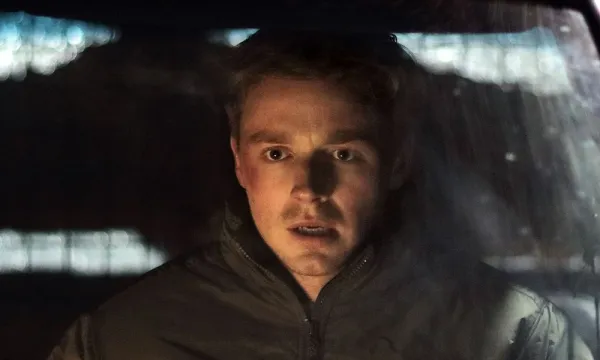 Acesta este thrillerul psihologic de pe Netflix care transformă o simplă excursie într-un coșmar total!