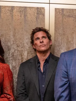 Vince Vaughn și Eiza González joacă în această comedie de acțiune din 2026, disponibilă acum pe Disney+